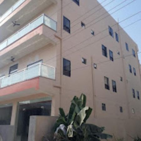 Hotel Shree Vilas Haridwār Exteriör bild